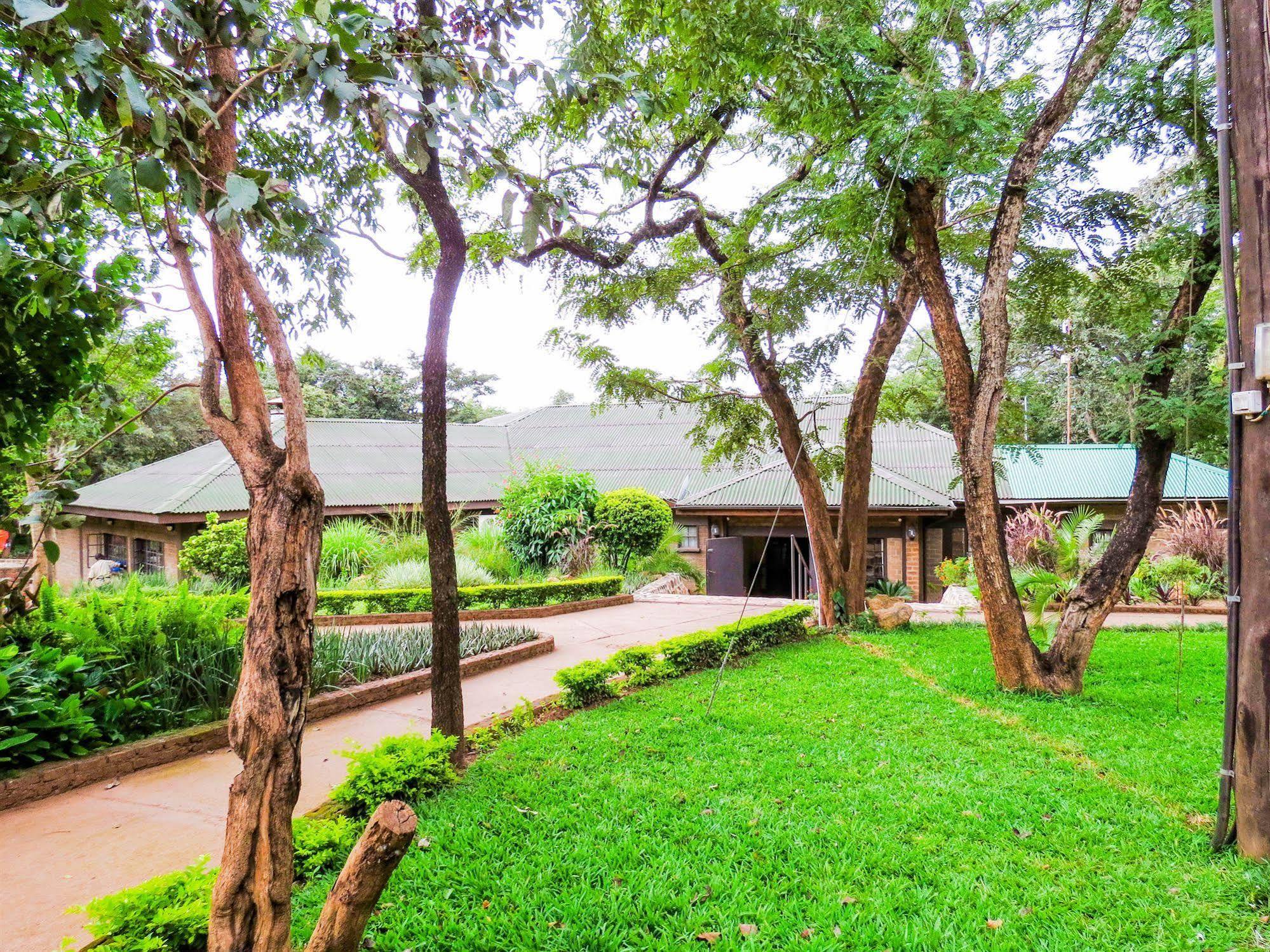Woodlands Lilongwe Hotel Eksteriør billede